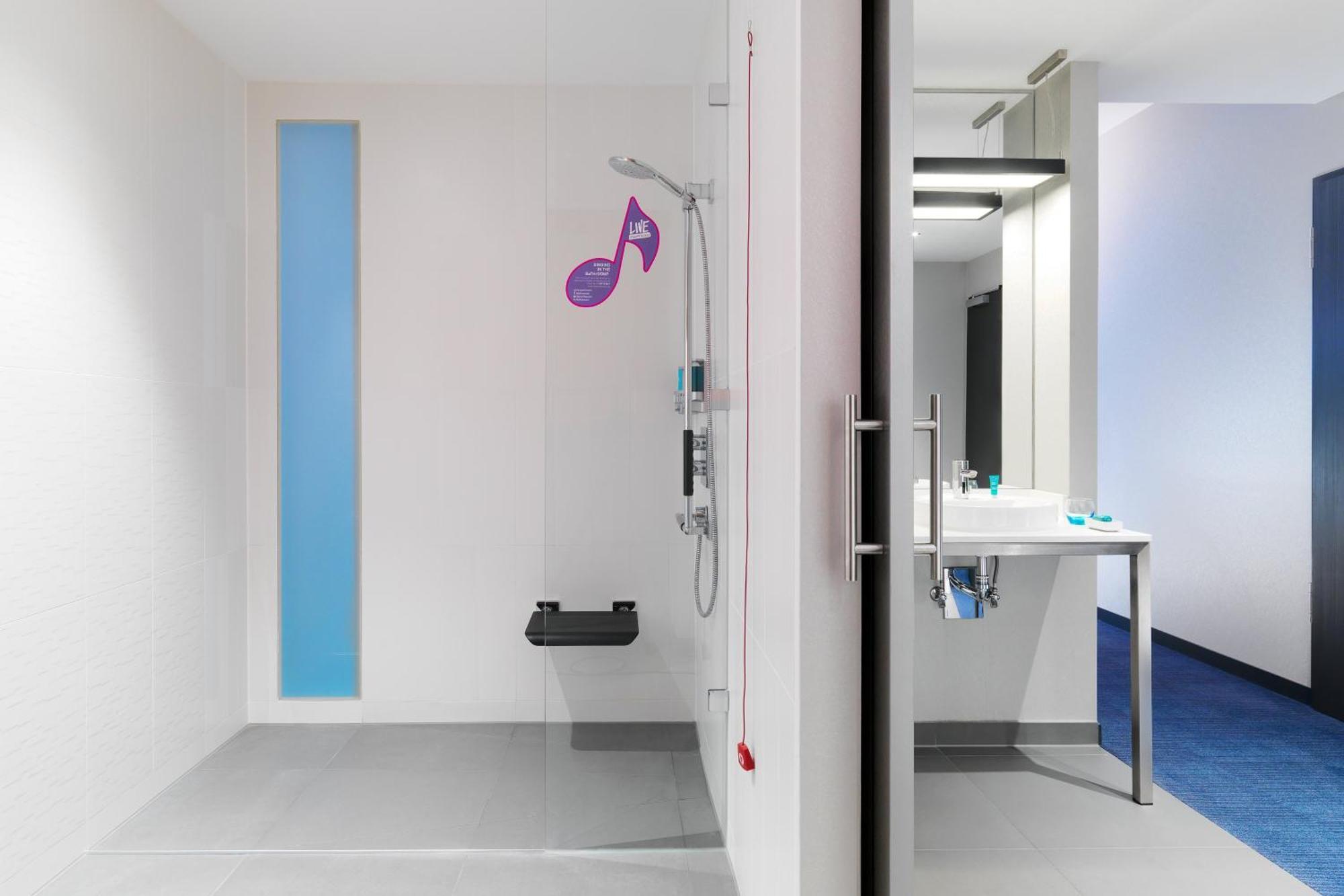 Aloft Muenchen Hotel Room photo